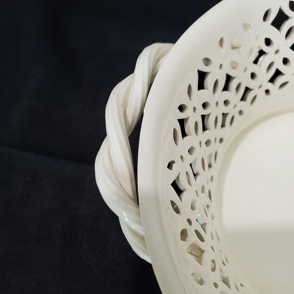 Leedsware Pierced Classical Creamware Berry Basket & Base - Picture 13 of 14